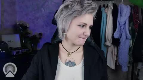 Eva Brownie online show from 01.28.25