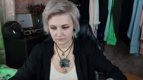 Eva Brownie online show from 02.05.25