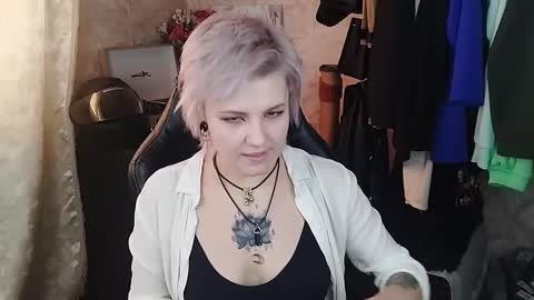 Eva Brownie online show from 02.18.25