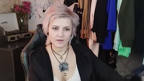 Eva Brownie online show from 02.19.25