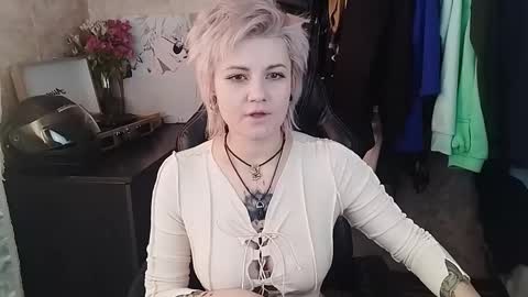 Eva Brownie online show from 02.21.25