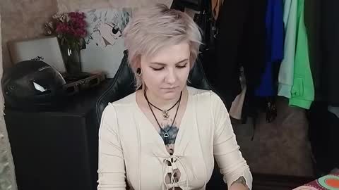 Eva Brownie online show from 02.21.25