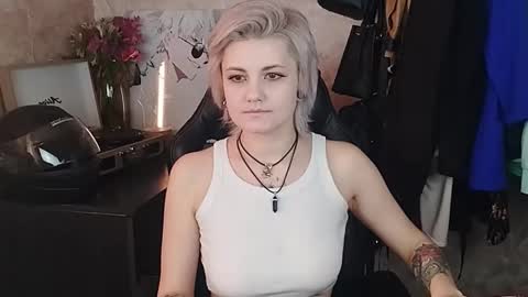 Eva Brownie online show from 02.24.25