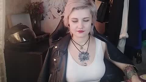 Eva Brownie online show from 02.27.25