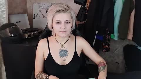 Eva Brownie online show from 03.04.25