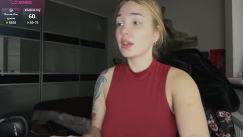 Snapshot of evacarter1 chatting on 10.16.25 evacarter1 online show from 10.16.25