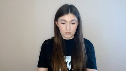 Snapshot of evachaturbatte chatting on 06.17.26 Evachaturbatte online show from 06.17.26