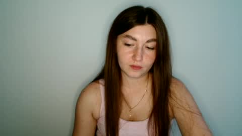 Snapshot of evachaturbatte chatting on 06.25.26 Evachaturbatte online show from 06.25.26