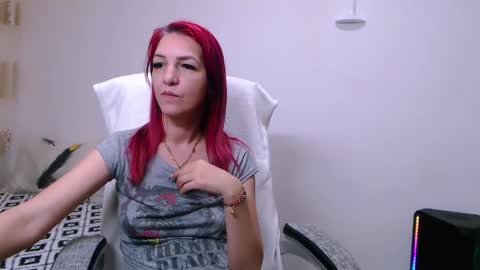 Snapshot of evadesireone chatting on 06.02.26 EvadesireONE online show from 06.02.26