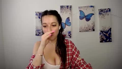 Snapshot of evaeldis chatting on 05.23.26 Eva online show from 05.23.26