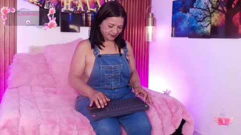Snapshot of evagoddess_ chatting on 10.14.25 EVA GODDESS online show from 10.14.25