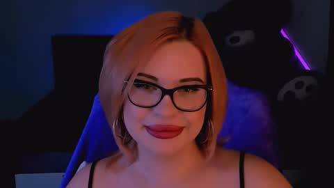 Snapshot of evaharve chatting on 10.24.25 Eva online show from 10.24.25