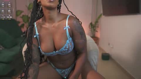 Snapshot of evajacksss_ chatting on 11.13.25 evajacksss_ online show from 11.13.25