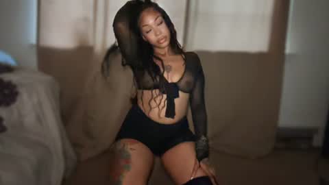 Snapshot of evajonez chatting on 06.25.26 Eva online show from 06.25.26