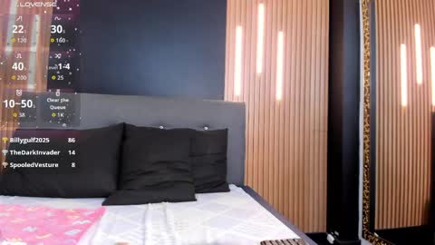 Snapshot of evaloviaa_ chatting on 05.13.26 Eva online show from 05.13.26