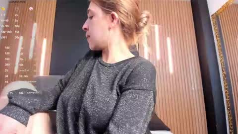 Snapshot of evaloviaa_ chatting on 05.25.26 Eva online show from 05.25.26