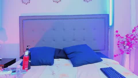 Snapshot of evaloviaa_ chatting on 06.18.26 Eva online show from 06.18.26