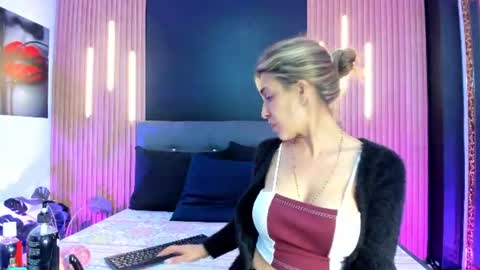 Snapshot of evaloviaa_ chatting on 08.01.26 Eva online show from 08.01.26