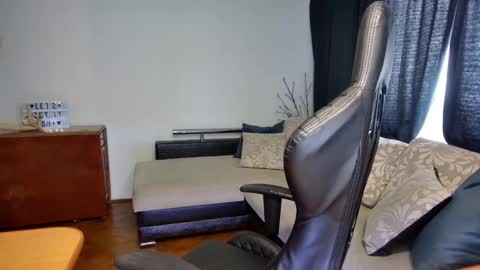 Snapshot of evamoon1 chatting on 02.11.25 Eva Moon online show from 02.11.25