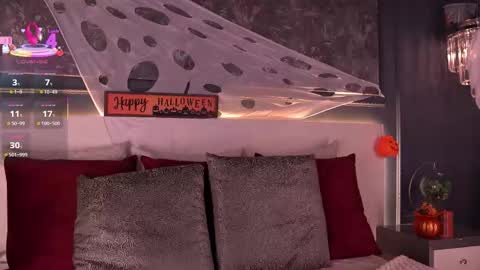 Snapshot of evamoretti chatting on 10.27.25 Eva Moretti online show from 10.27.25