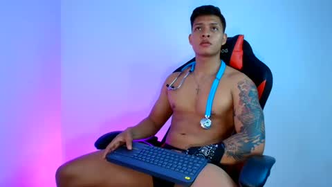 Snapshot of evan_greey chatting on 03.11.25 EVAN GREY online show from 03.11.25