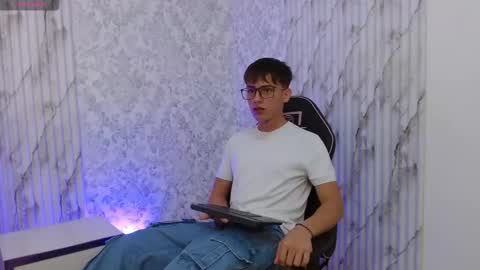 evan_tay online show from 01.08.26