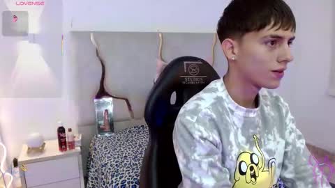 evan_tay online show from 02.11.26