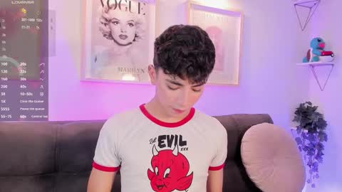 Evan voss  help me get 200 likesindependent model online show from 10.26.25