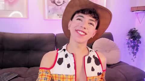 Evan voss  help me get 200 likesindependent model online show from 11.14.25