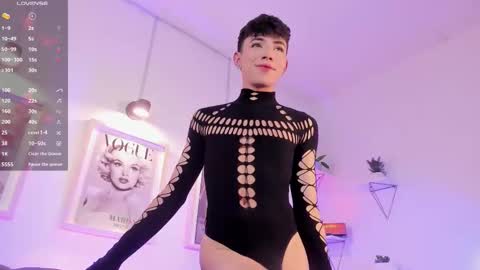 Evan voss  help me get 200 likesindependent model online show from 02.13.26