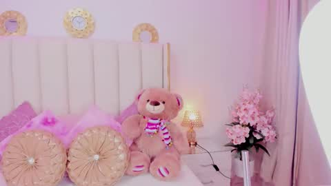 Snapshot of evangelin_ts chatting on 10.18.25 evangelin_ts online show from 10.18.25