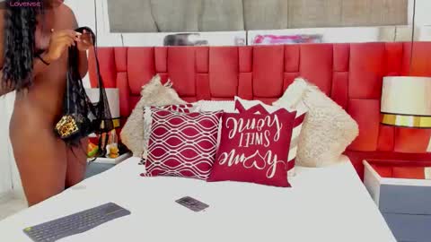 Snapshot of evangelin_ts chatting on 12.14.25 evangelin_ts online show from 12.14.25