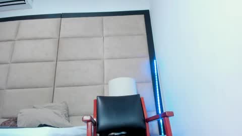 EVANGELINE online show from 04.15.26