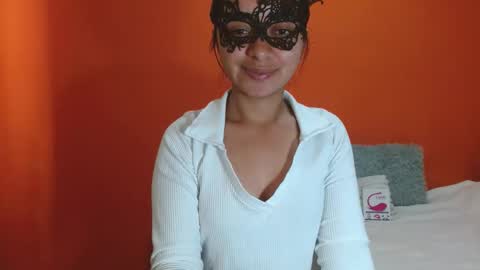 evangelinne_01 online show from 12.02.25