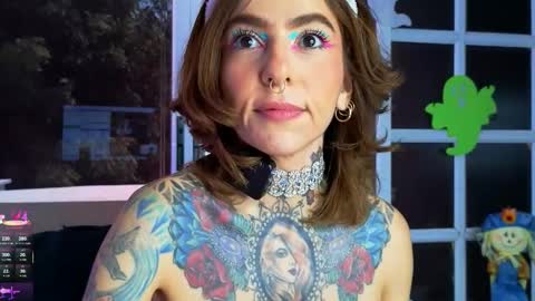 Snapshot of evangelyne1 chatting on 10.19.25 Evangelyne online show from 10.19.25