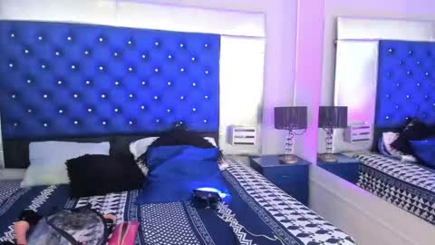 Snapshot of evanllelyne chatting on 10.27.25 evanllelyne online show from 10.27.25