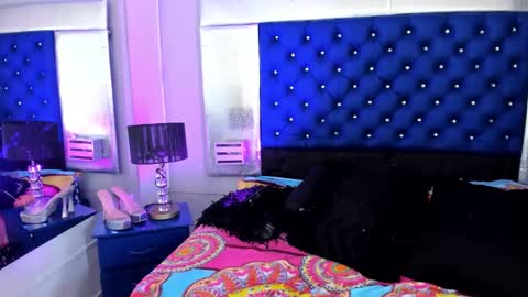 Snapshot of evanllelyne chatting on 11.07.25 evanllelyne online show from 11.07.25