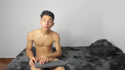 Snapshot of evans_collins24 chatting on 12.19.24 Evans collins24 online show from 12.19.24