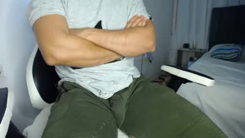 Snapshot of evans_king chatting on 01.04.25 Evan online show from 01.04.25