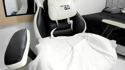 Snapshot of evans_king chatting on 03.20.26 Evan online show from 03.20.26