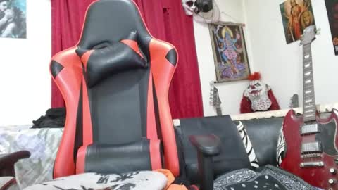 evans_xy online show from 04.25.26