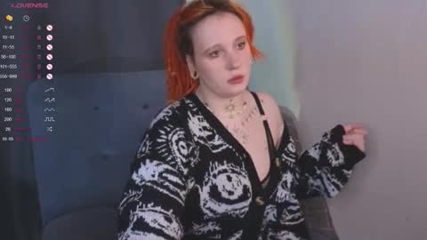 Snapshot of evaredmooon chatting on 09.21.25 Moon online show from 09.21.25