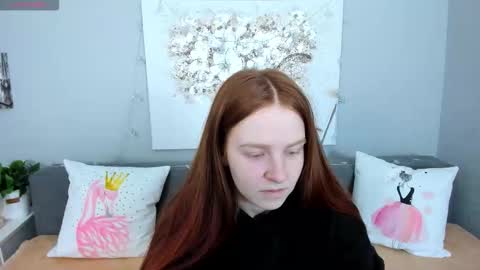 Snapshot of evarey_ chatting on 12.16.25 Adelina online show from 12.16.25