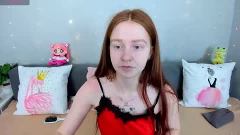 Snapshot of evarey_ chatting on 12.21.25 Adelina online show from 12.21.25