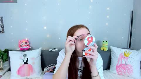 Snapshot of evarey_ chatting on 12.23.25 Adelina online show from 12.23.25