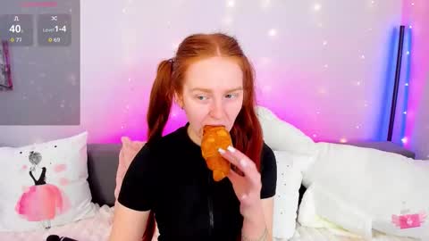 Snapshot of evarey_ chatting on 02.28.26 Adelina online show from 02.28.26