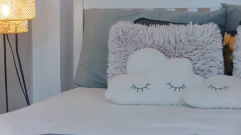 evareyss online show from 02.18.25