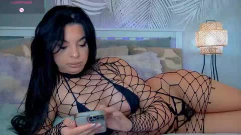 evareyss online show from 10.15.25