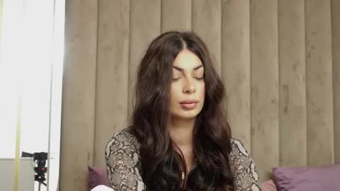 EvaRhea online show from 09.22.25