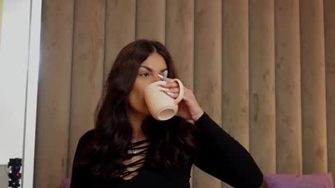 EvaRhea online show from 09.23.25